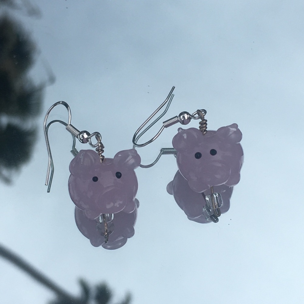 pig earrings!
